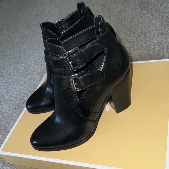 Michael Kors leather booties - Picture 3 of 8